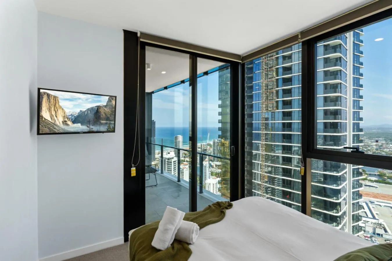 The Horizon - Brand New Casino 43F Luxury 2Br Unit In Broadbeach With Pool Gym Netflix Gold Coast